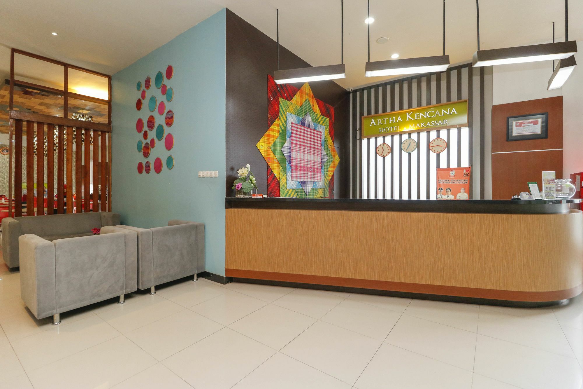 RedDoorz Plus near Pantai Losari Makassar Esterno foto