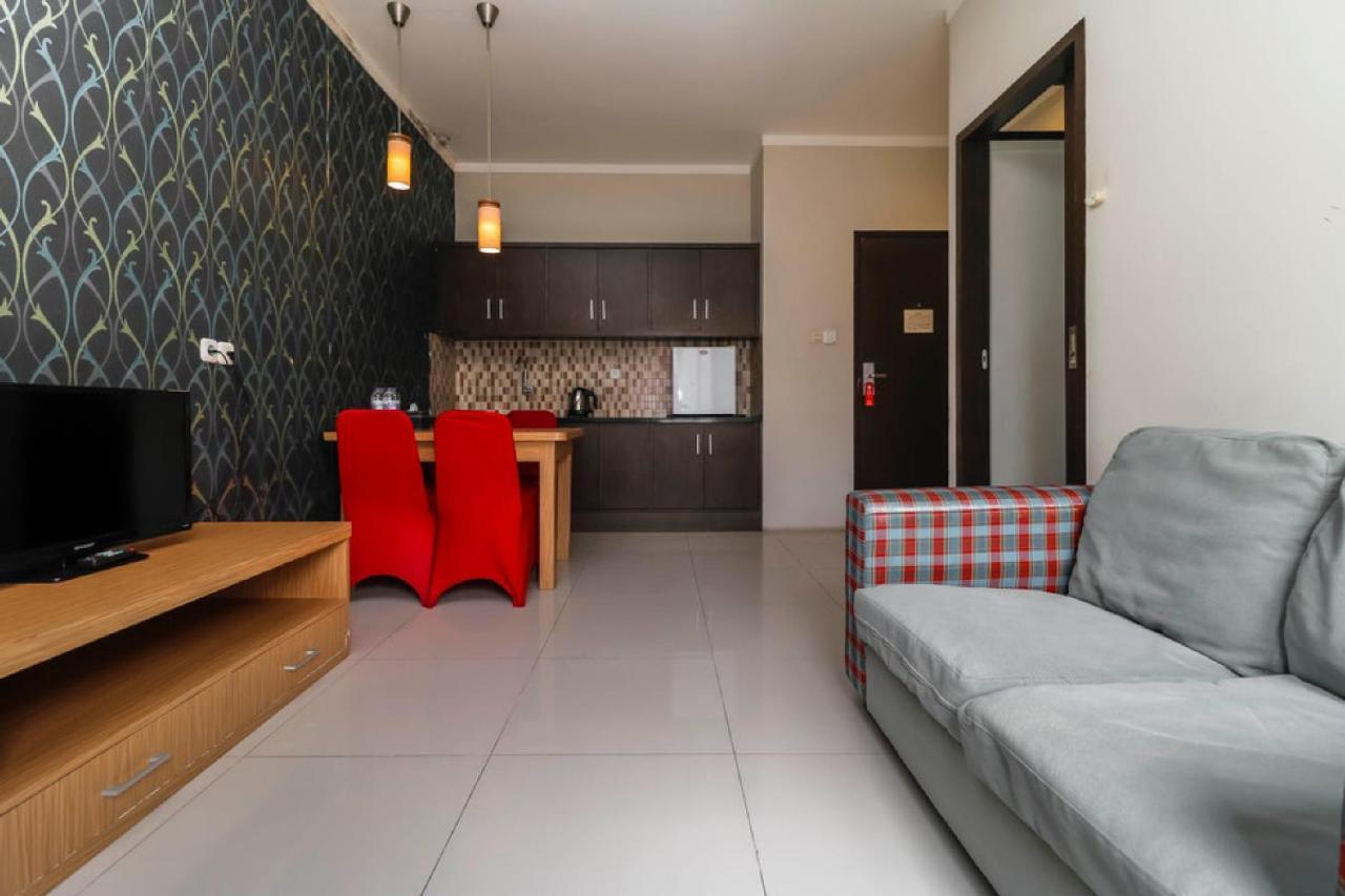 RedDoorz Plus near Pantai Losari Makassar Esterno foto