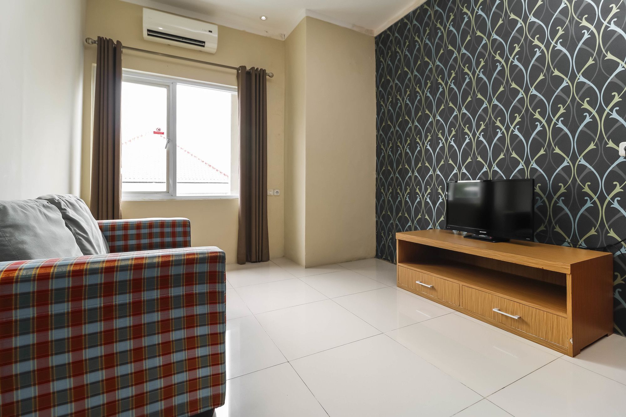 RedDoorz Plus near Pantai Losari Makassar Esterno foto